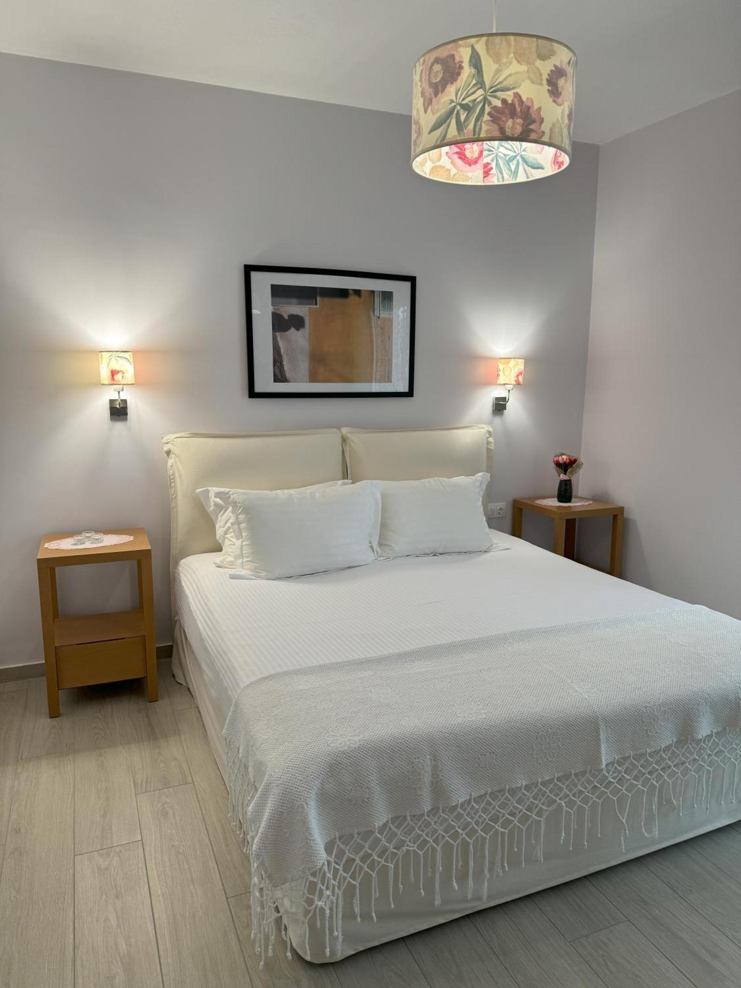 Acra Melia Apartment Palaiontsiflikion Ngoại thất bức ảnh