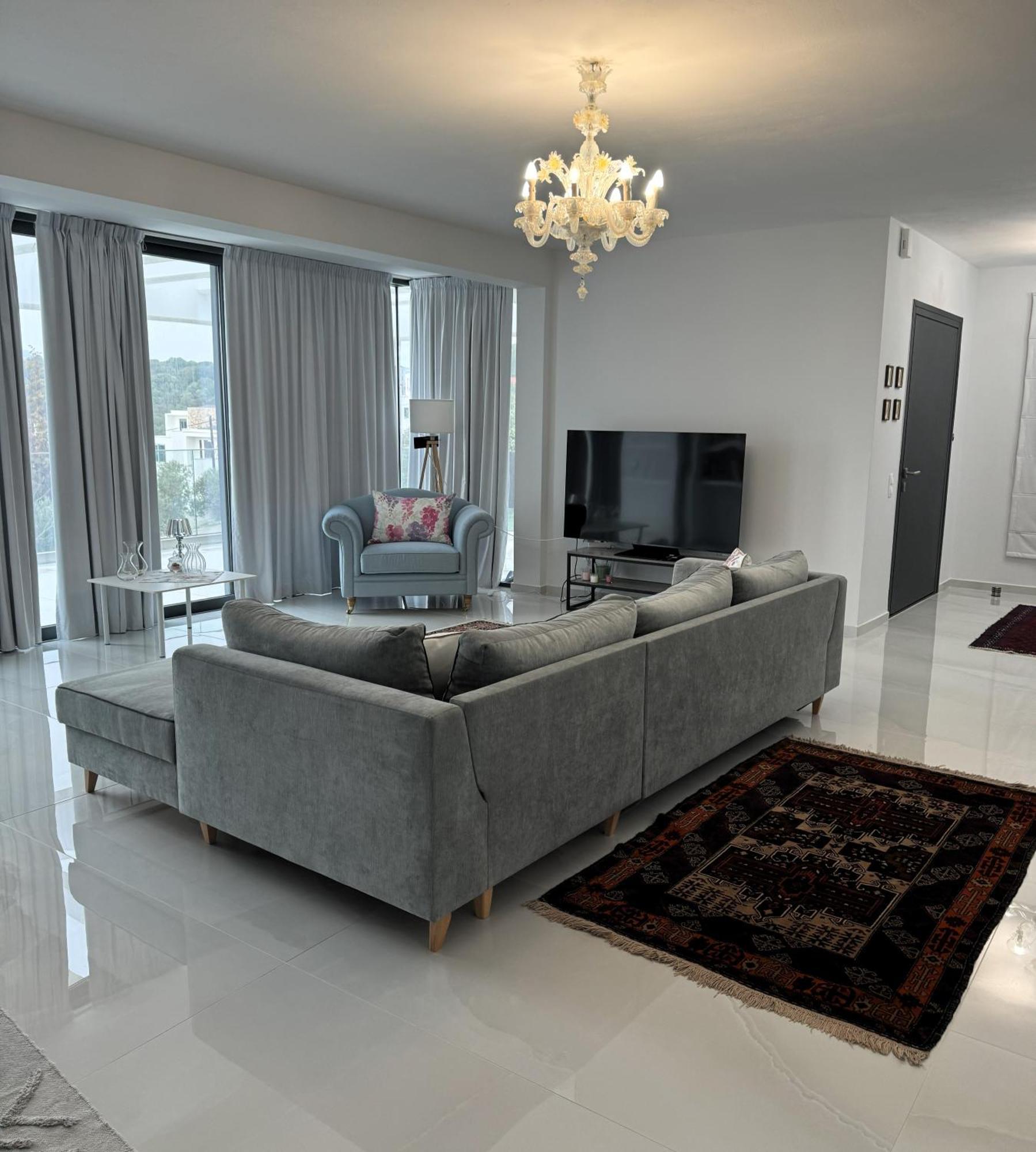 Acra Melia Apartment Palaiontsiflikion Ngoại thất bức ảnh