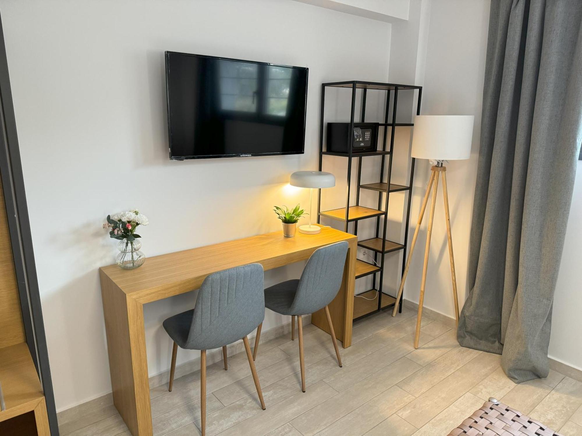 Acra Melia Apartment Palaiontsiflikion Ngoại thất bức ảnh