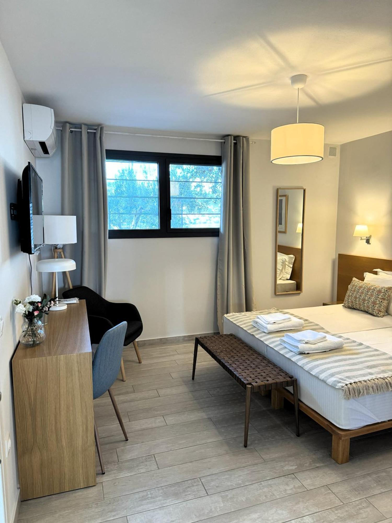 Acra Melia Apartment Palaiontsiflikion Ngoại thất bức ảnh
