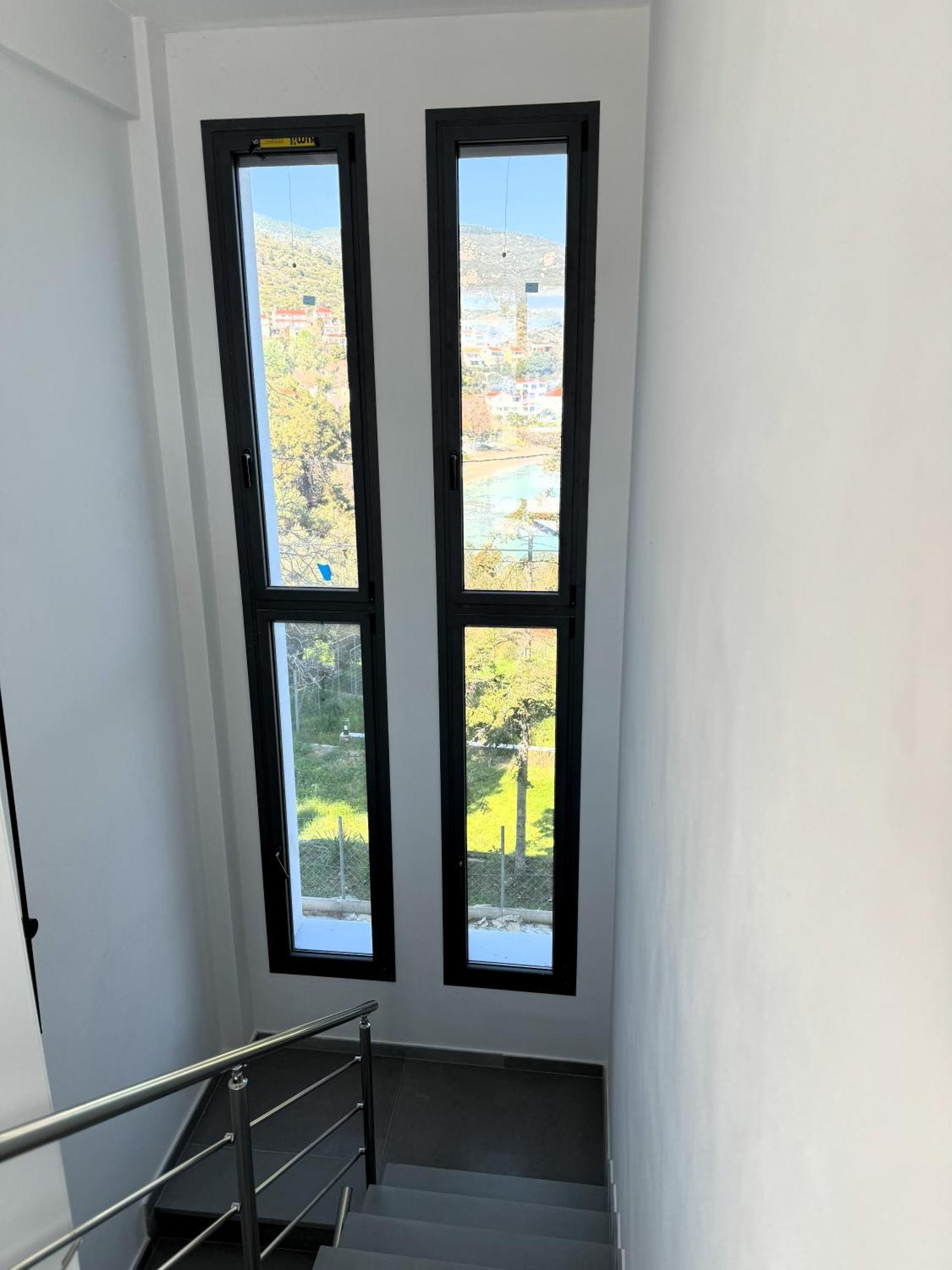 Acra Melia Apartment Palaiontsiflikion Ngoại thất bức ảnh