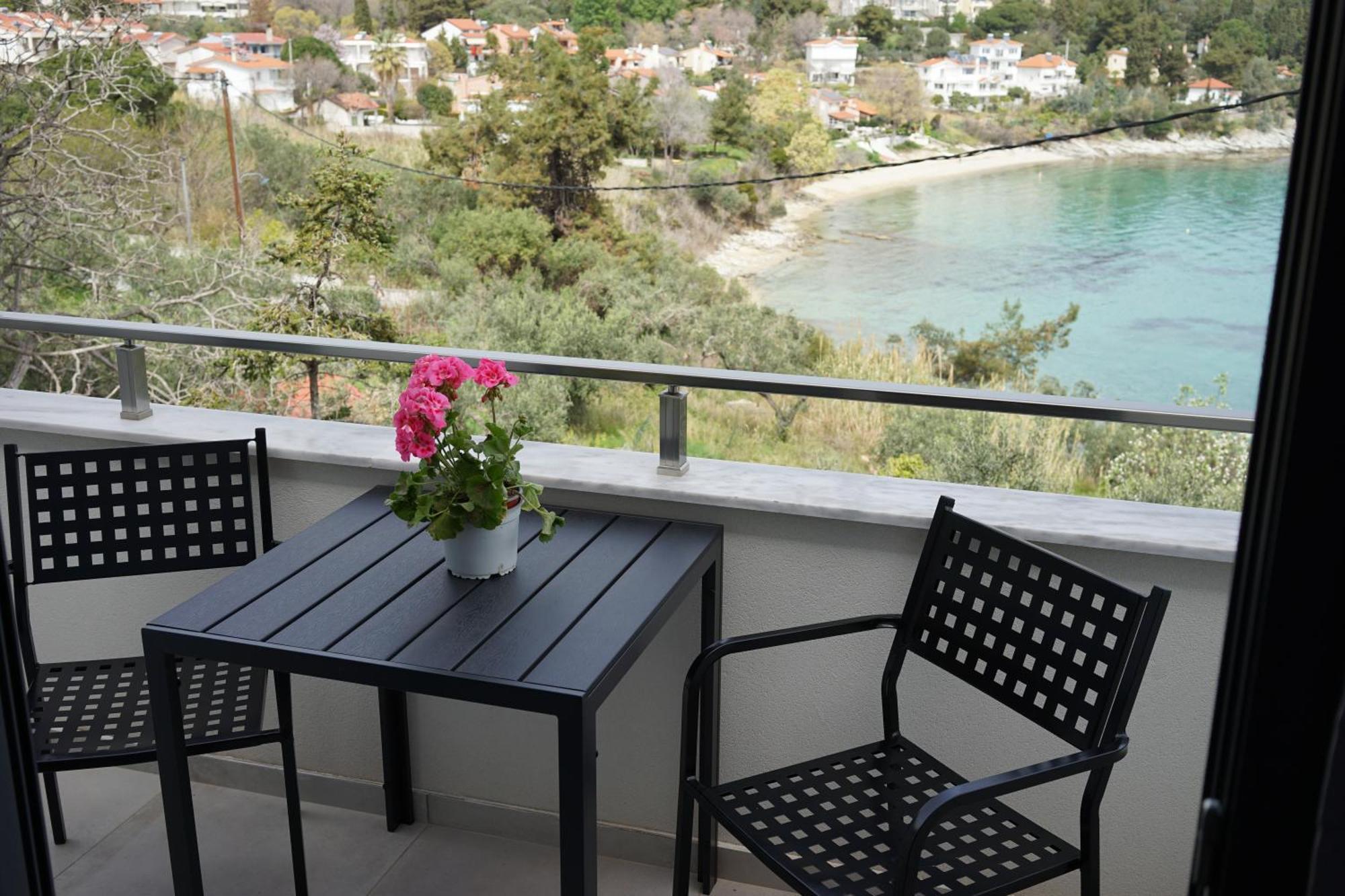 Acra Melia Apartment Palaiontsiflikion Ngoại thất bức ảnh