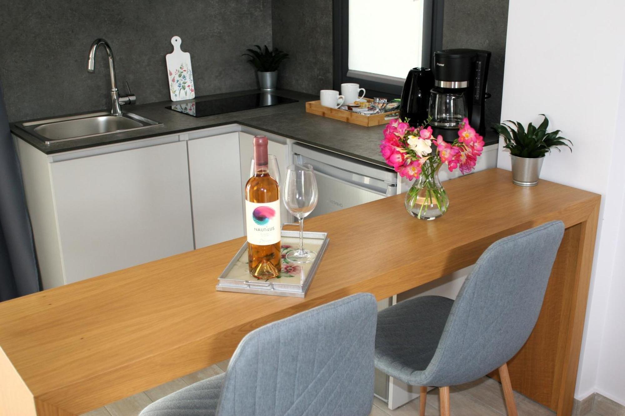 Acra Melia Apartment Palaiontsiflikion Ngoại thất bức ảnh