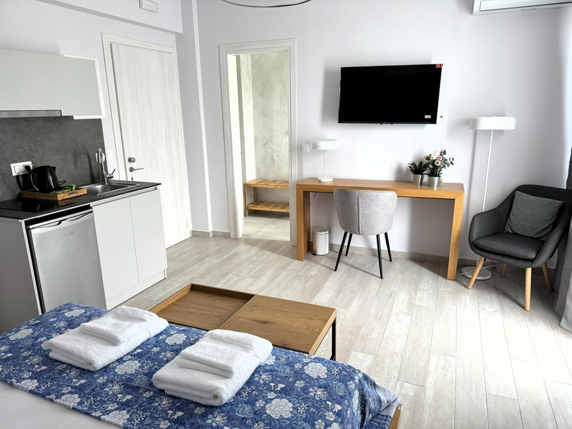 Acra Melia Apartment Palaiontsiflikion Ngoại thất bức ảnh